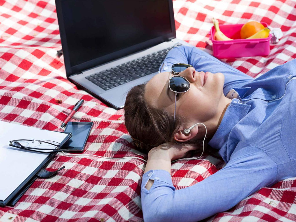 Headphones & Earphones